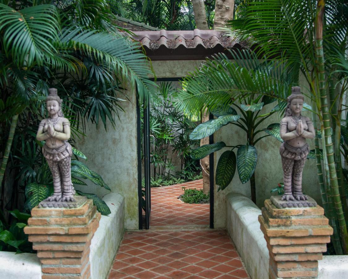 Baanpong Lodge San Kamphaeng Extérieur photo