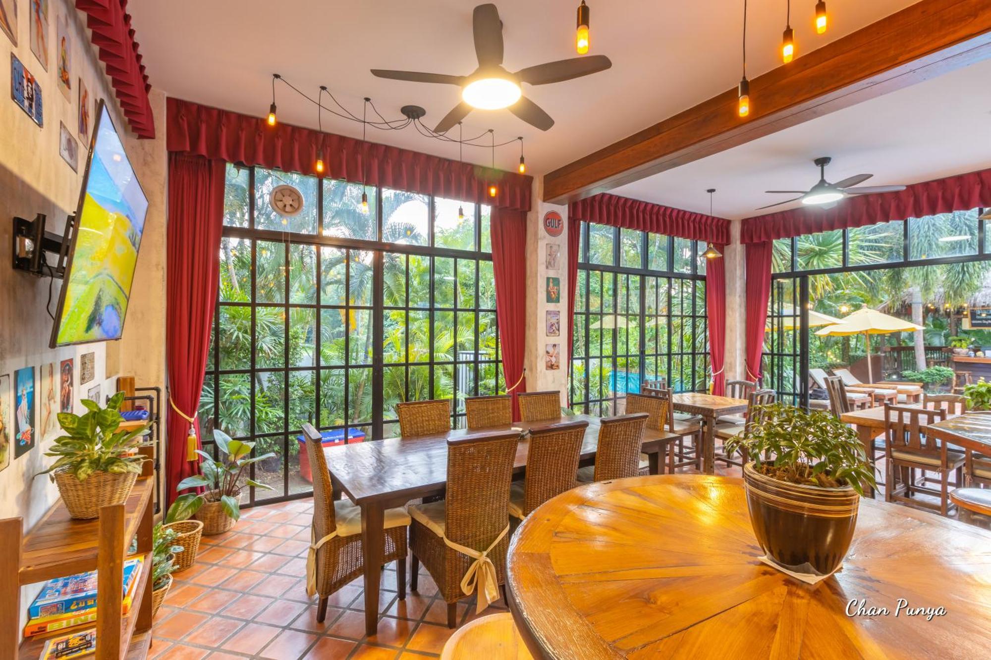 Baanpong Lodge San Kamphaeng Extérieur photo